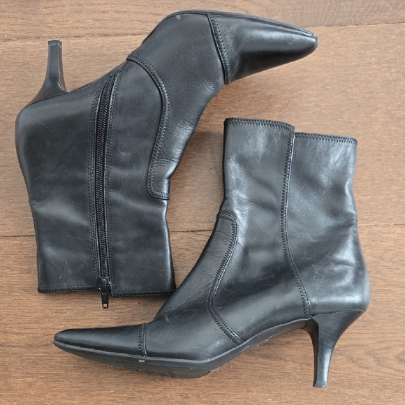 Worthington Sleek Black Ankle Booties - Picture 2 of 9